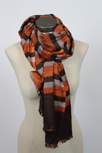 foulard ligné orange, beige et brun